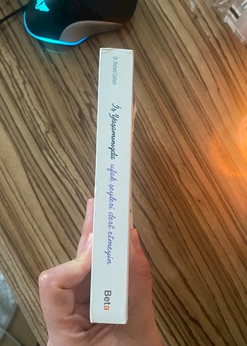 İş Yaşamında Ufak Şeyleri Dert Etmeyin Kitabı - Görsel 3