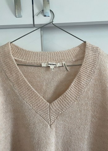 Bej V Yaka Örgü Kadın Kazak - Görsel 2