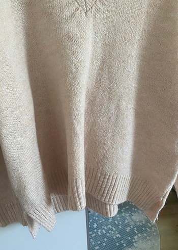 Bej V Yaka Örgü Kadın Kazak - Görsel 3