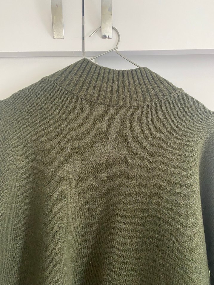 Koyu yeşil kazak - Görsel 2