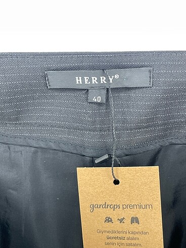 40 Beden siyah Renk Herry Mini Etek %70 İndirimli.