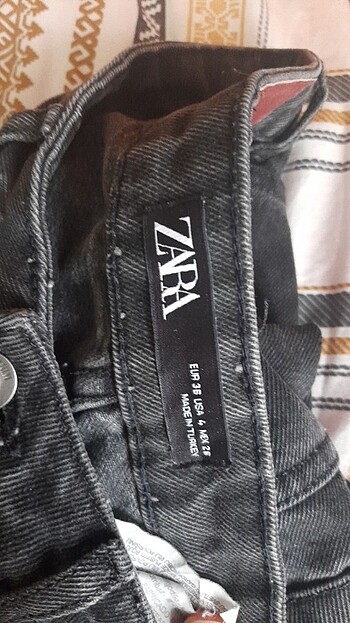 36 Beden siyah Renk Sorunsuz. Zara kot 