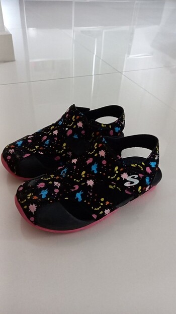 32 Beden Skechers sandalet