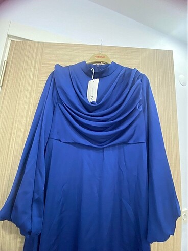 Sıfır etiketli Abiye elbise - Görsel 4