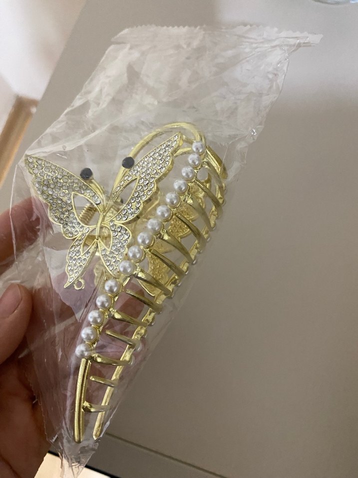 Metal Altın Renkli Payetli Kelebek Saç Tokası - Görsel 2