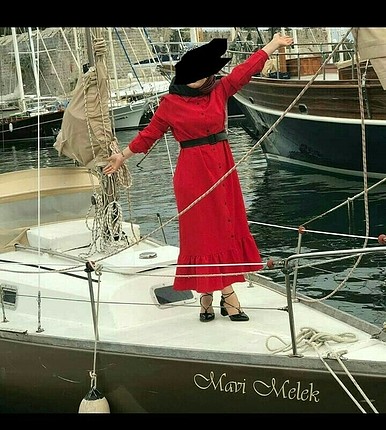 kırmızı elbise