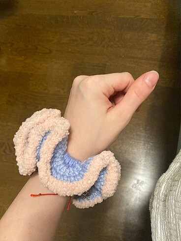 Büyük boy toka, scrunchie