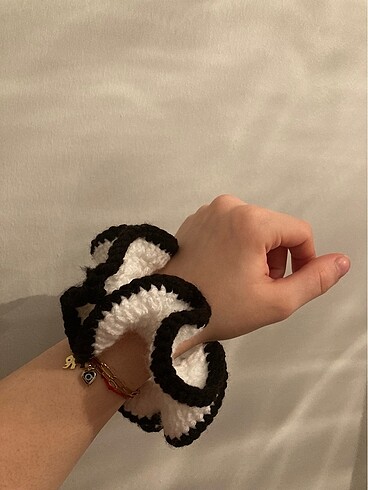 Büyük boy toka, scrunchie