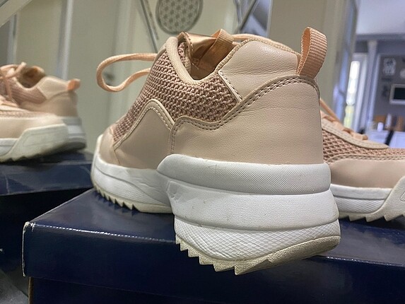 38 Beden ten rengi Renk Fila Spor Ayakakbı