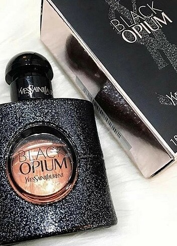 Yves Saint Laurent Black Opium Kadın Parfüm 