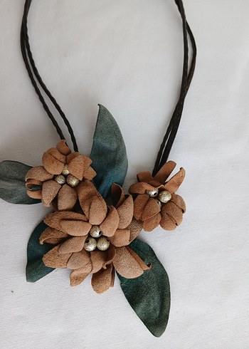 Deri Bej Mini Çiçekli  Bohem Kolye - Görsel 2