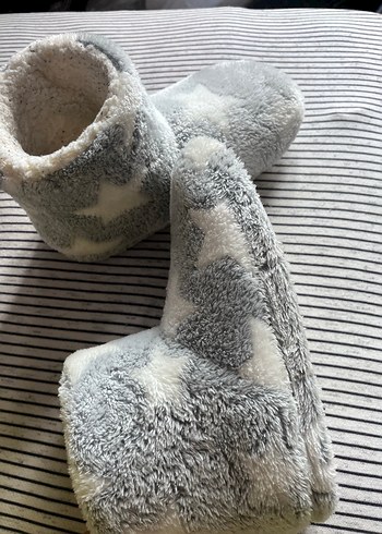 Kadın Gri Peluş Ev Botu - Görsel 3