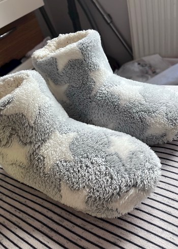 Kadın Gri Peluş Ev Botu - Görsel 2