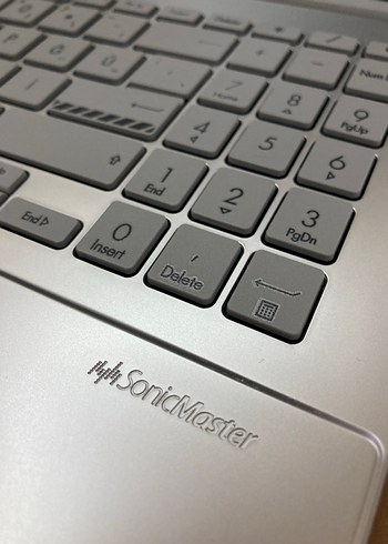 Gri ASUS VivoBook Laptop - Görsel 4