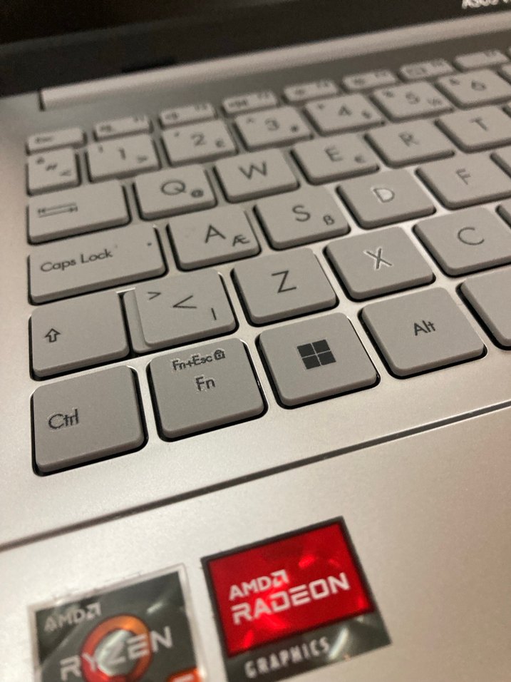 Gri ASUS VivoBook Laptop - Görsel 5