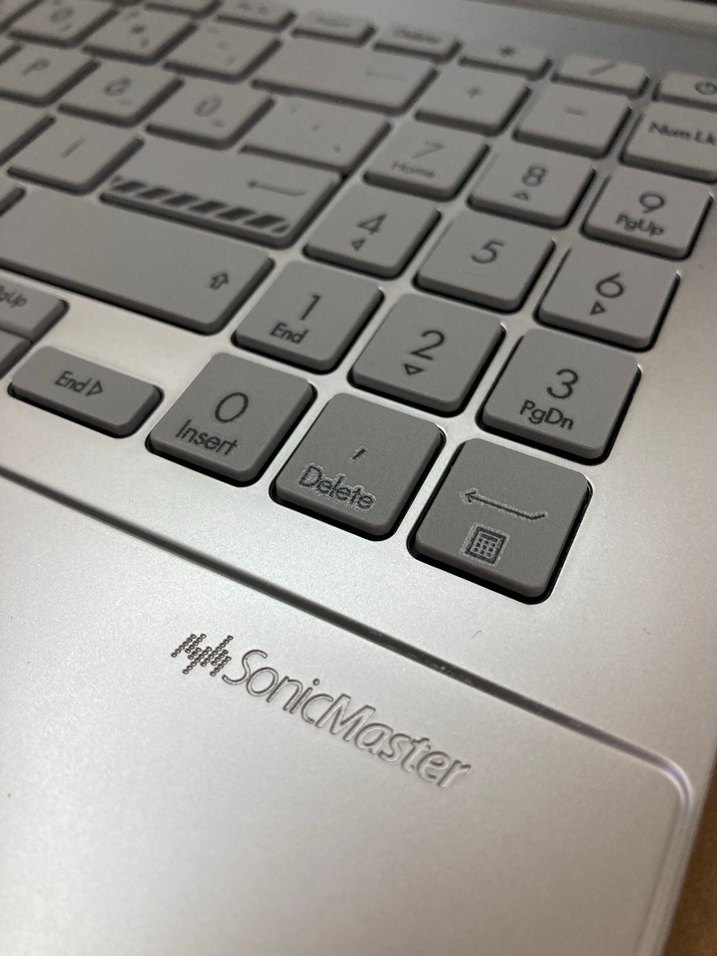 Gri ASUS VivoBook Laptop - Görsel 4