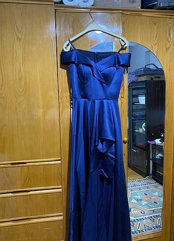 36 Beden Lacivert yirtmaçlı abiye elbise