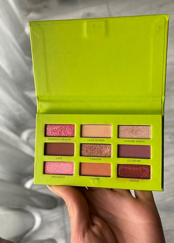 Emily In Paris Temalı Koleksiyon Far Paleti - Görsel 3