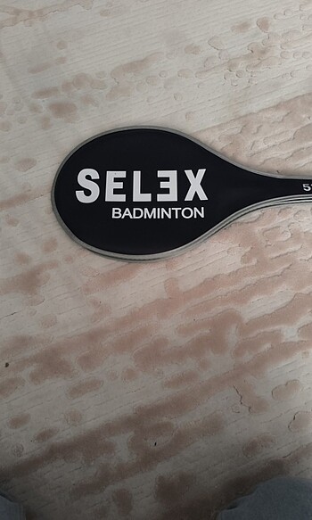 Selex batminton raket
