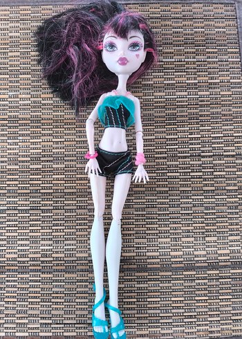 monster high bebek