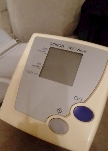 Beyaz Dijital Tansiyon Ölçer - Görsel 4