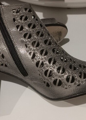 Tarz ve şık bot - Görsel 6