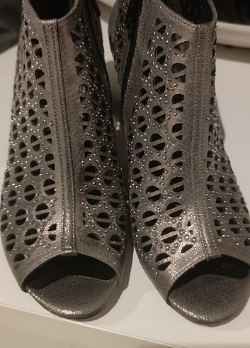 Tarz ve şık bot - Görsel 9