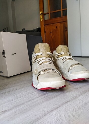 Nike Jordan Zion 2 Bej