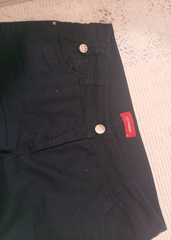 LC Waikiki Siyah Mini Düğmeli Kadın Jean - Görsel 2