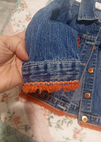 Nakışlı Düğmeli Kız Çocuk Kot Ceket - Görsel 3