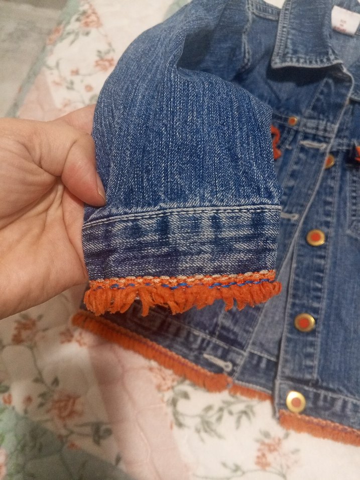 Nakışlı Düğmeli Kız Çocuk Kot Ceket - Görsel 3