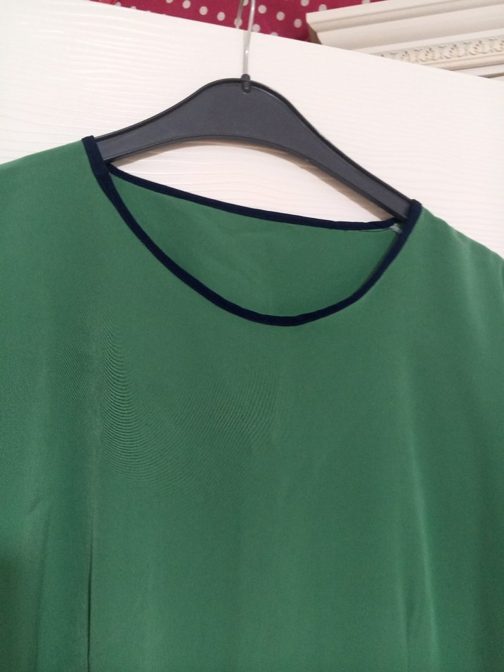 Yeşil Kısa Kollu Salaş Kadın Bluz - Görsel 3