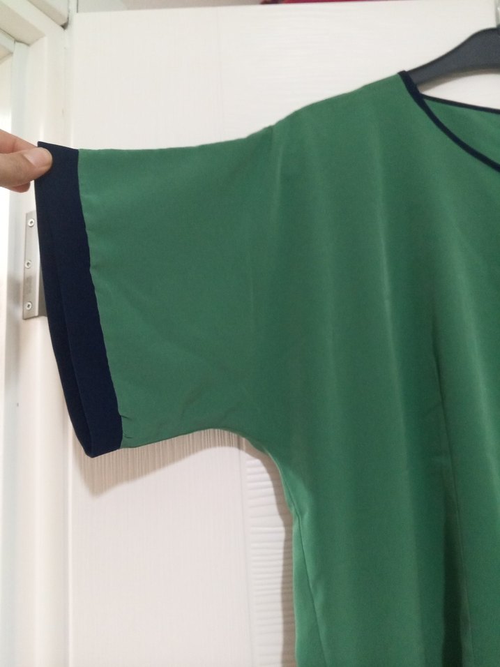 Yeşil Kısa Kollu Salaş Kadın Bluz - Görsel 2