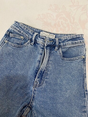 STRADIVARIUS JEAN