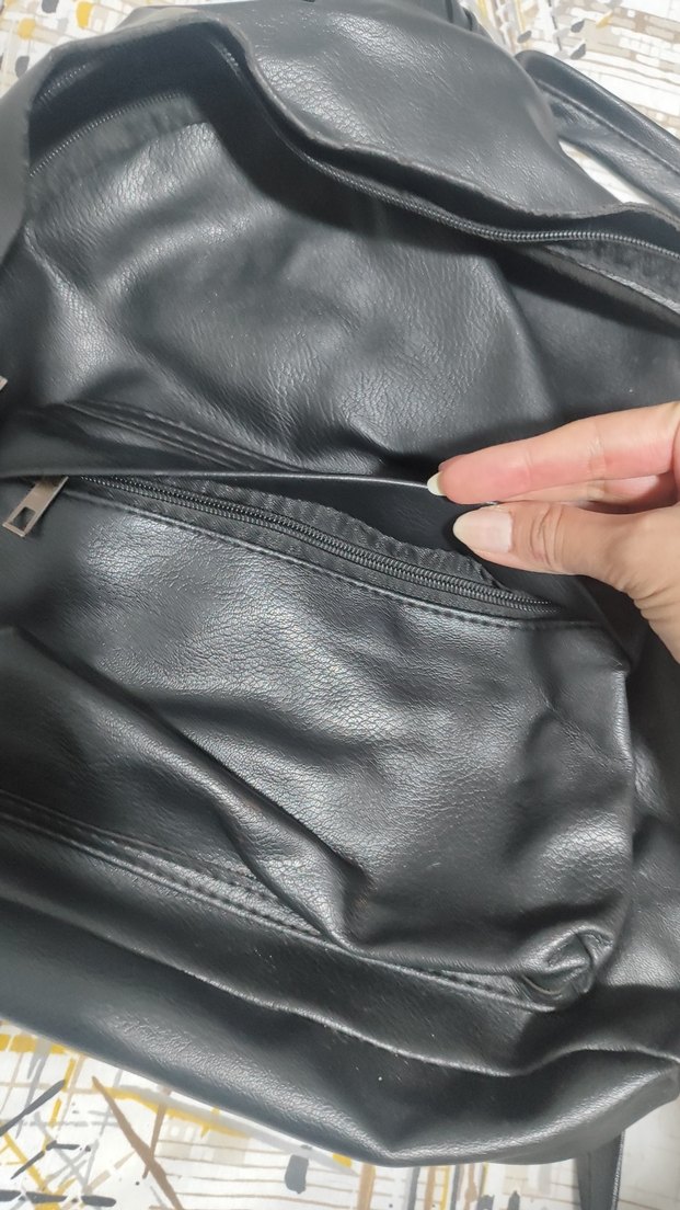 Siyah Deri Fermuarlı Sırt Çantası - Görsel 2