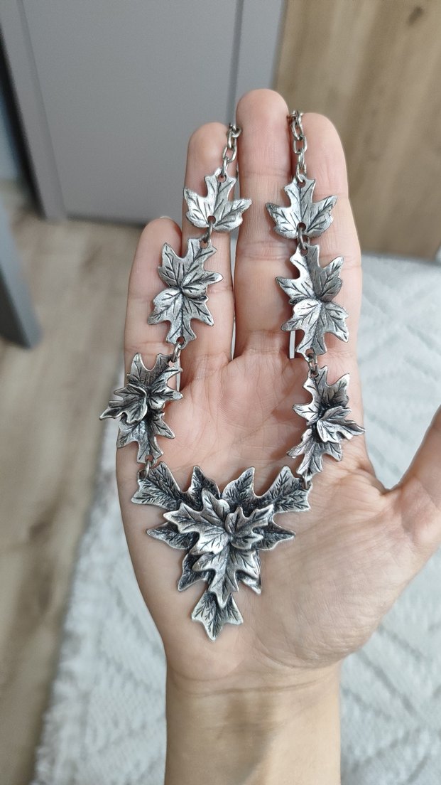 Gri Çiçek Desenli Bohem Zincir Kolye - Görsel 3