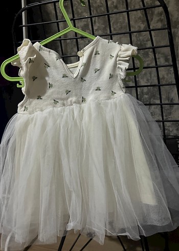 Kız Çocuk Fırfırlı Nakışlı Beyaz Elbise - Görsel 3