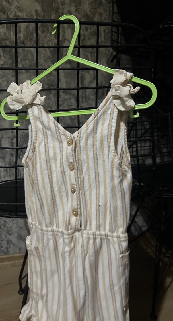 Kızlar için keten düğmeli askılı tulum - Görsel 2