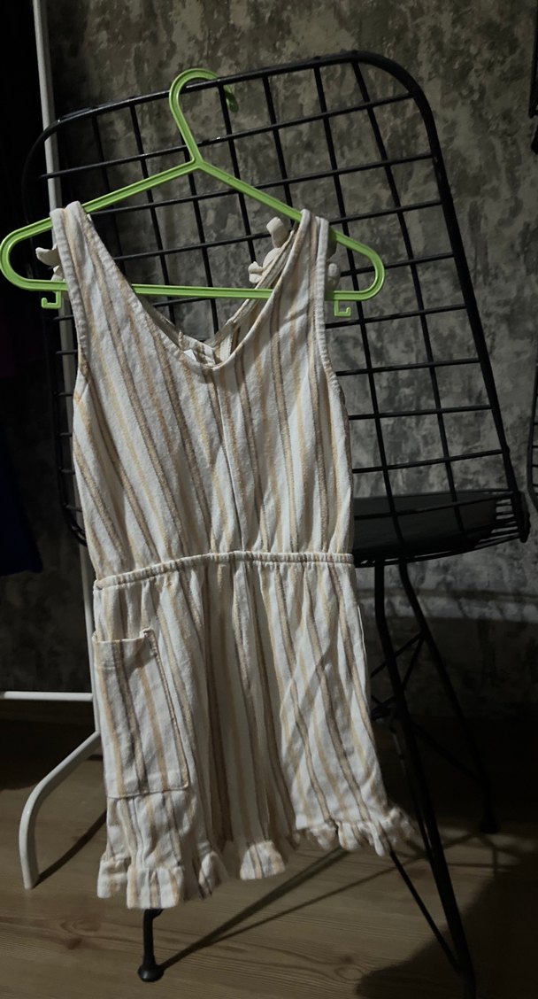 Kızlar için keten düğmeli askılı tulum - Görsel 3