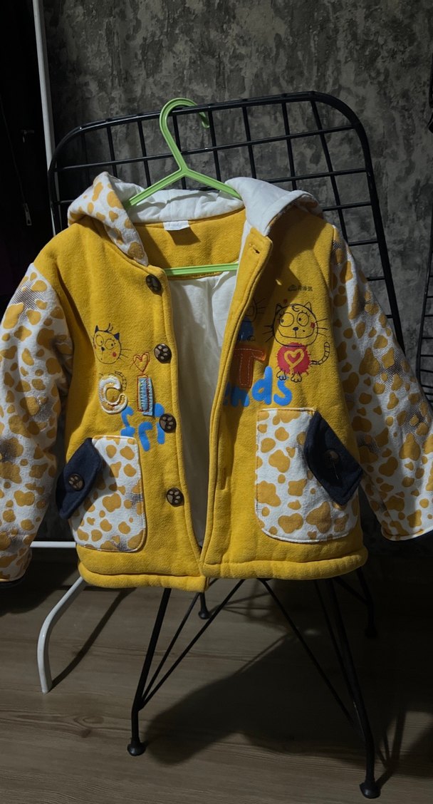 Kapüşonlu Sarı Desenli Erkek Çocuk Ceketi - Görsel 2