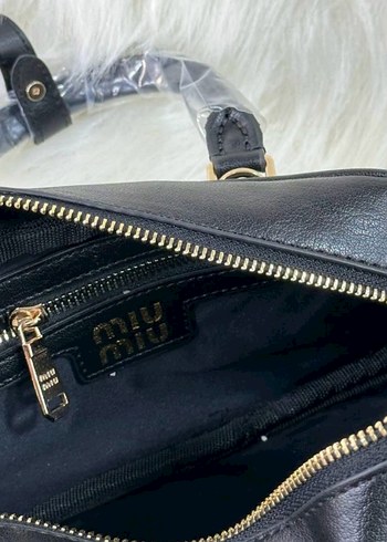 Beden Miu Miu Siyah Deri Pilili Kadın Çanta