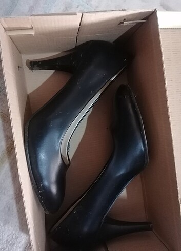 37 Beden Stiletto