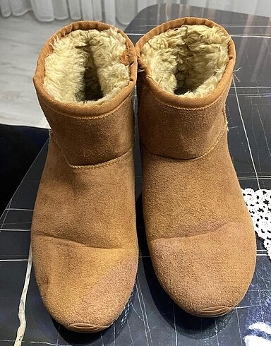Kısa ugg bot