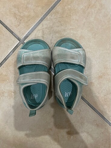 21 Beden H&M çocuk sandalet