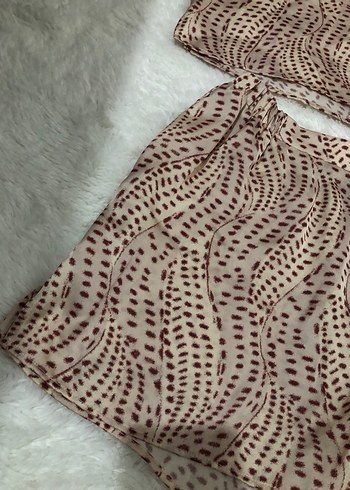 m Beden kahverengi Renk Yılan Desenli Saten Şortlu Pijama Takımı