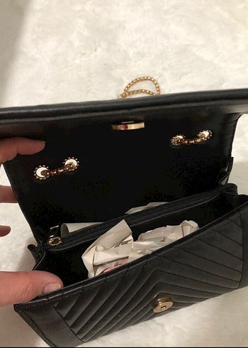 Mango Zincir Detaylı Siyah Deri Kadın Çanta