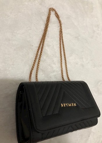 Zara Zincir Detaylı Siyah Deri Kadın Çanta