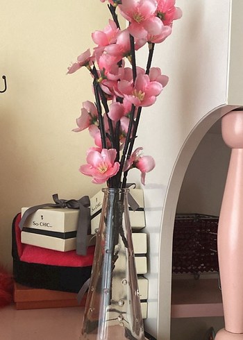 Pembe şeffaf cam vazo
