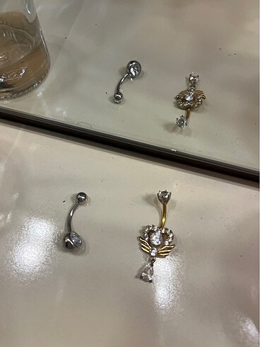 Göbek piercing