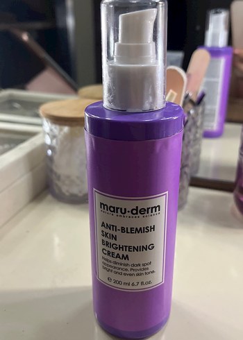 Maru.Derm Leke Karşıtı Aydınlatıcı Nemlendirici